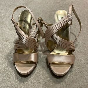 Nine West ballet pink high heels. Size 6.  Only worn once!